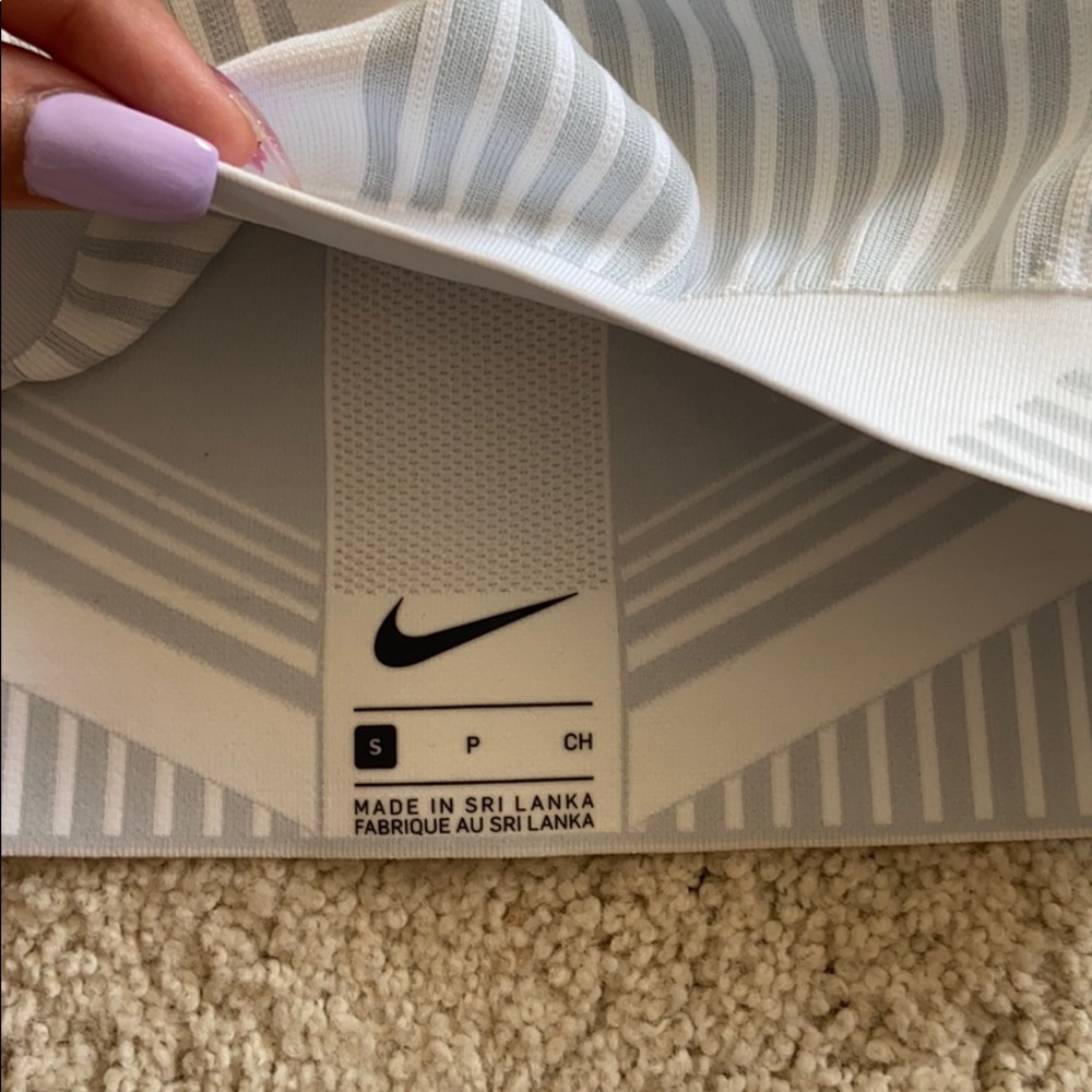 Nike bra - Picture 2 of 4